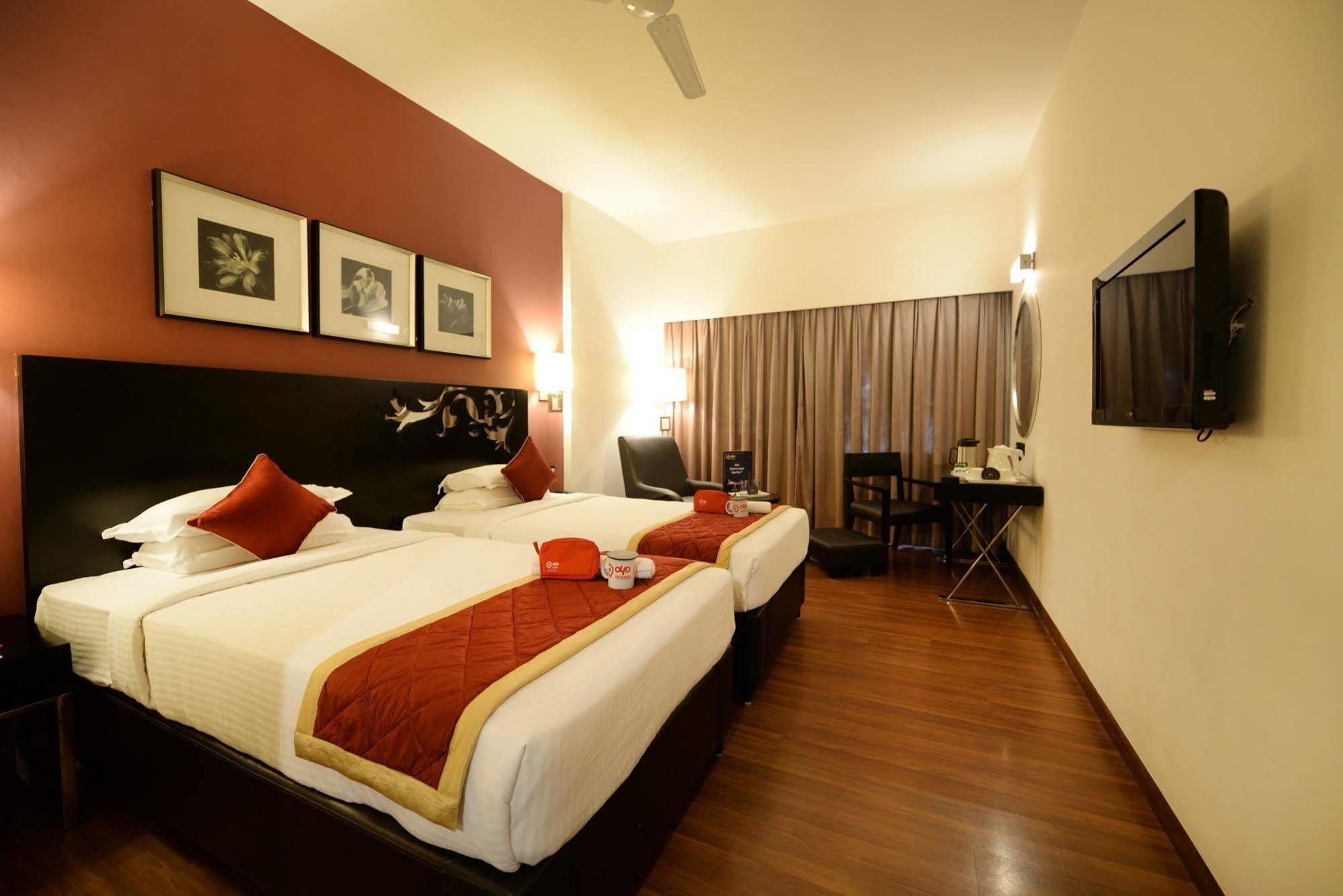 The Kay Hotel Vijayawāda Buitenkant foto