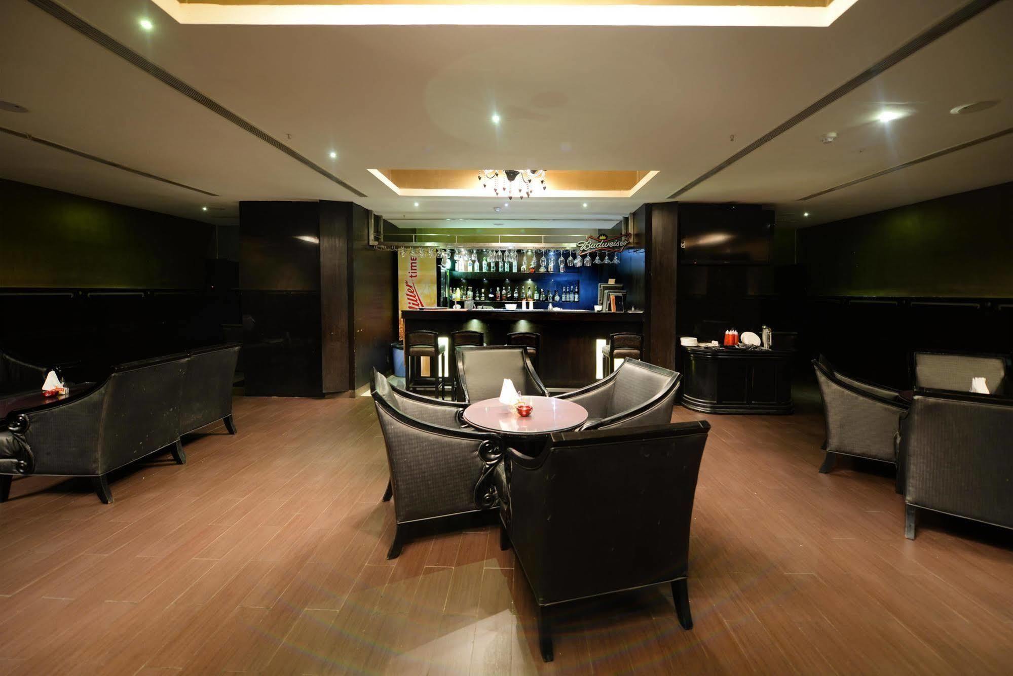 The Kay Hotel Vijayawāda Buitenkant foto
