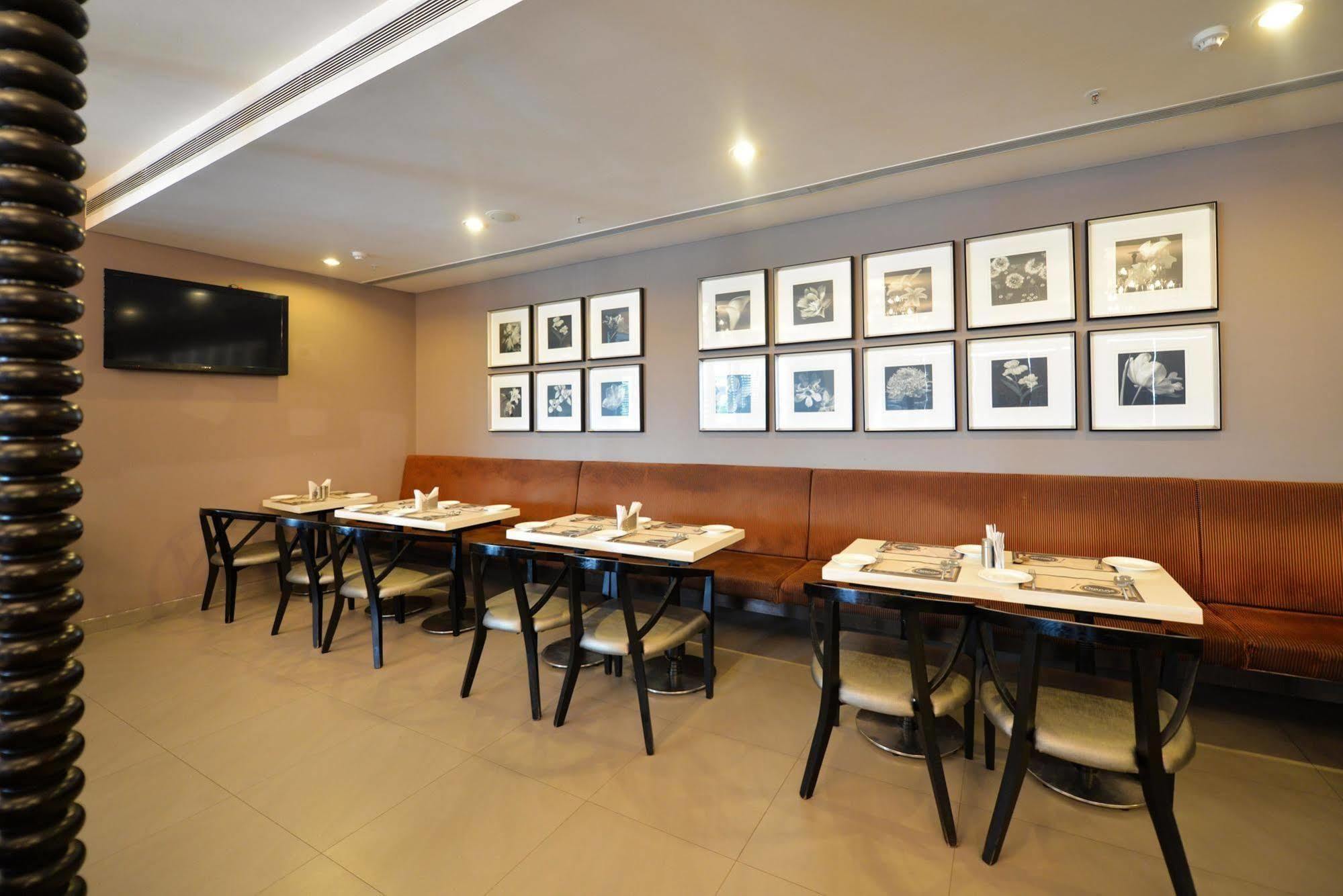 The Kay Hotel Vijayawāda Buitenkant foto
